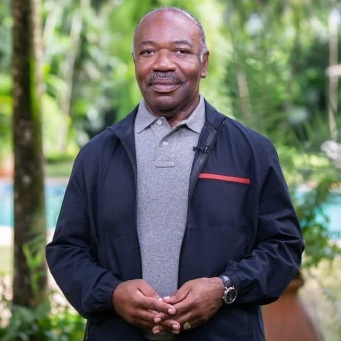 Joyeux anniversaire monsieur le Président : santé,longévité et paix🎁🎊🎂