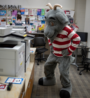 WPI_IT's tweet photo. Look who's printing resumes early for @WPI Career Fairs? The IT Service Desk is happy to assist in the Gordon Library print center. https://t.co/VUdT81E7X9 https://t.co/qSYkPWlpJp