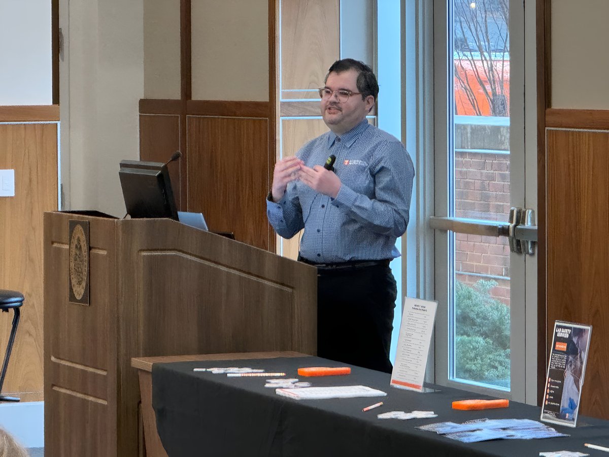 UTKEHS's tweet photo. A big thank you to everyone who joined us today for the kickoff of Lab Safety Awareness Week!

Special thanks to Daniel Thomas and Joseph Jackson for their insightful talk on "Viral Vector Safety." 
#LabSafetyAwarenessWeek https://t.co/mejc4zXdGL