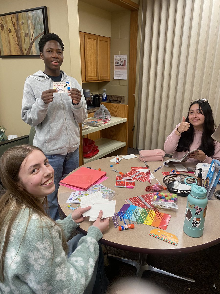 OPS Middle College (@opsunomiddle) on Twitter photo <a href="/OPSUNOMIDDLE/">OPS Middle College</a> Leadership Club members preparing to spread some love on Valentine’s Day! ❤️ <a href="/OPSUNOMIDDLE/">OPS Middle College</a> Leadership Club members preparing to spread some love on Valentine’s Day! ❤️