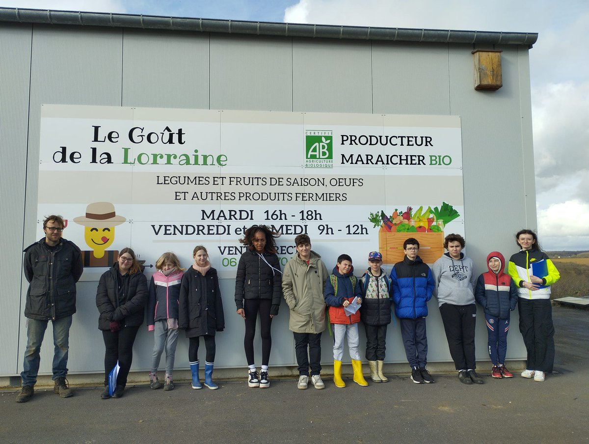 Les éco-délégués 🌿 du <a href="/clgBouligny/">Collège de Bouligny</a> se sont rendus aux serres pour rencontrer Mr Fischesser, producteur maraîcher BIO 👨‍🌾 dans le cadre du concours "Le Pré Vert". Merci pour ce précieux temps d'échange avec nos élèves  🦗🐞🌱🐦