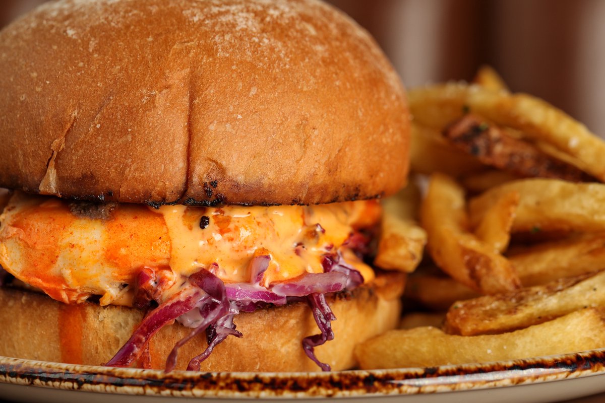 If you didn't fully indulge in enough Buffalo Chicken during the Super Bowl yesterday, stop by for our happy hour specials from 4-6pm! Our Buffalo Chicken Sandwich is only $7 during happy hour! 🤤🌶️

📸 MADN Agency

#rivernorthbistro #rivernorthchicago #chicagohappyhour