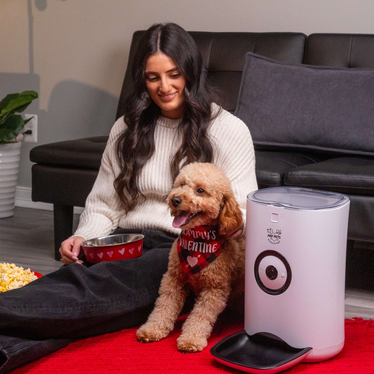 ArfPetsofficial's tweet image. Who's your Valentine? ❤️

Ours is our mommy🐶🙎‍♀️

#Arfpets #ArfpetsFeeder #AutomaticFeeder #VideoFeeder #ValentinesDay #VDay