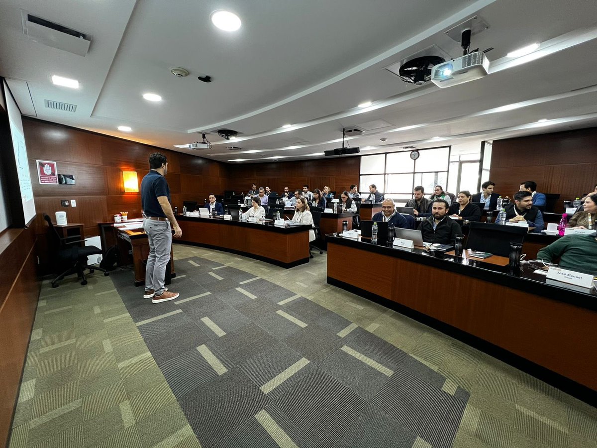 Máster MDI tweet media