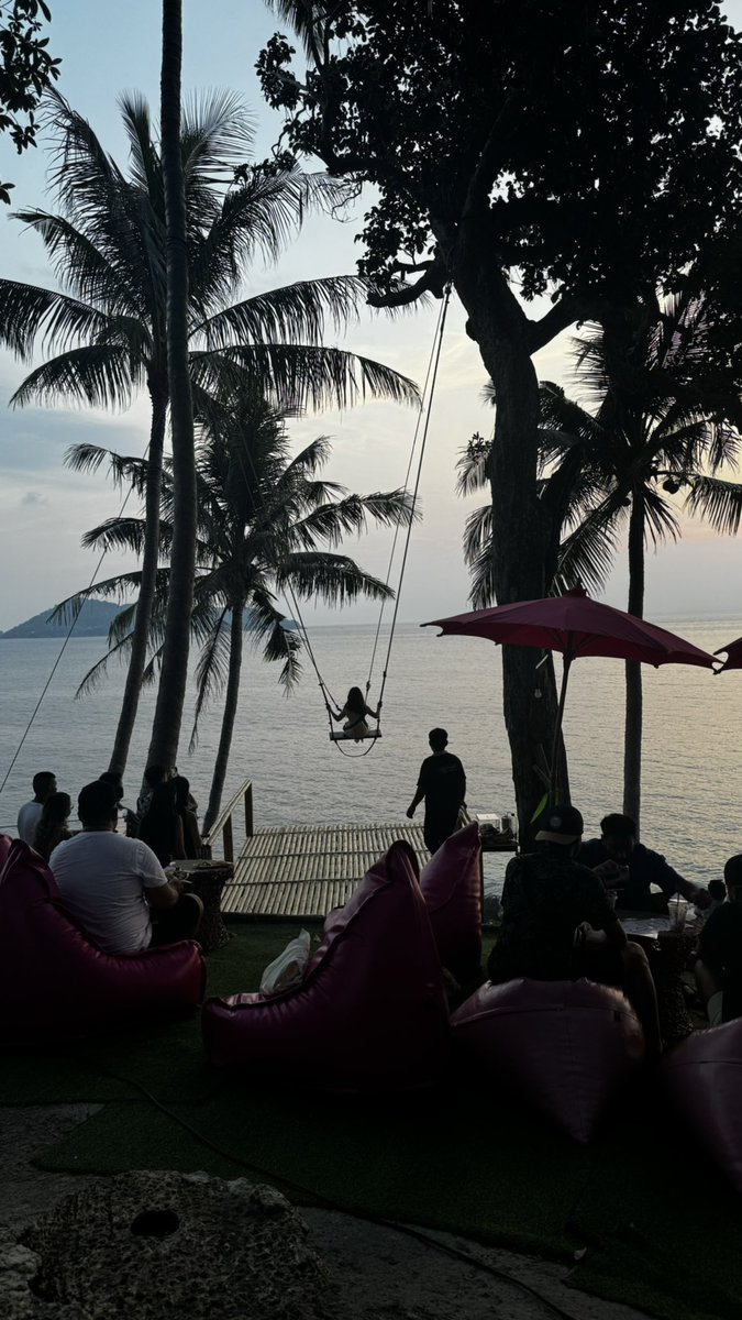 Xmaj22's tweet photo. View point ☕️🌴 https://t.co/AEScUJlXgQ