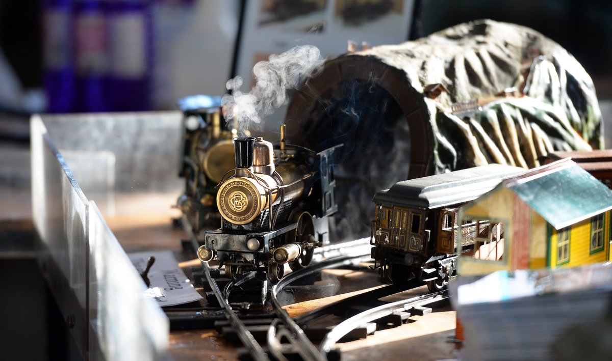 Steam Toys in Action!

Join #AbbeyPumpingStation for a nostalgic day out for all the family, step back in time and enjoy the fantastic variety of steam powered engines, toys, boats and trains on display.

Sunday 3 March 12pm - 4.30pm
leicestermuseums.org/SteamToys2024