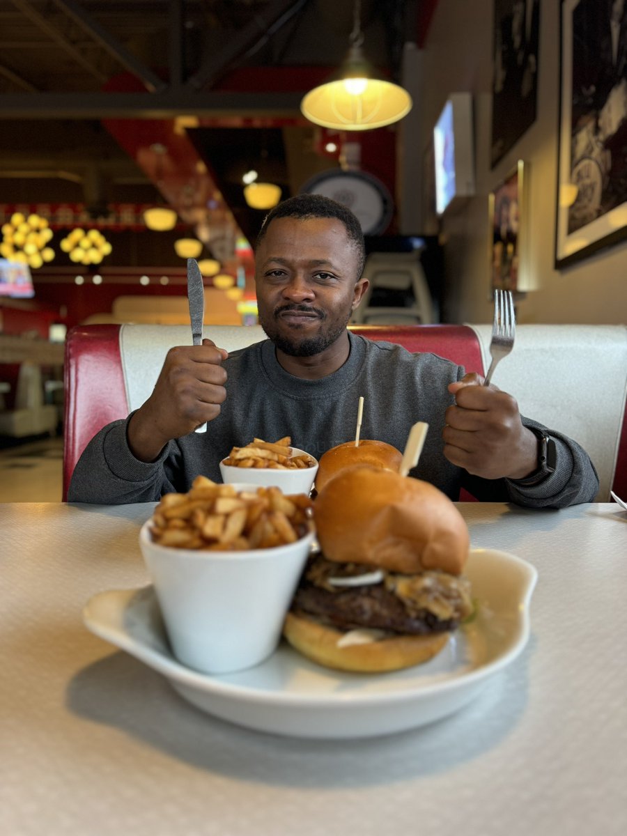 The GOAT <a href="/DlexEffect/">Destiny Ihejirika</a> is back from Nigeria!!! 😃😃😃😃😃