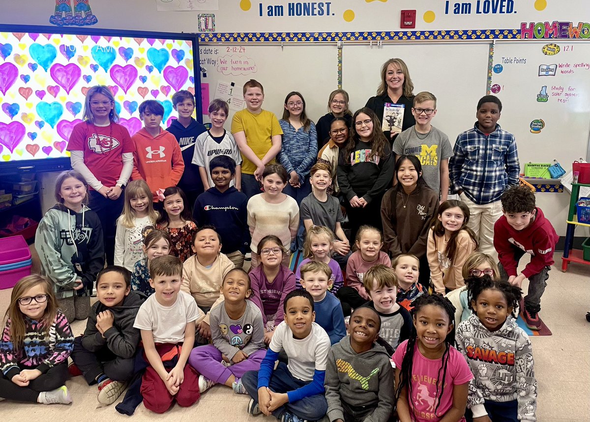 abgott's tweet photo. I enjoyed reading Abe Lincoln’s Hat to Mrs Stotlars 4th grade and Miss Farthings 1st grade classes at Lincoln School as part of @ILJudgesAssoc #pageitforward. Their classrooms are reading buddies! Proud to read at my boys alma mater, every year since becoming a judge.⚖️📚👩⚖️ https://t.co/zZRHNTpHg6