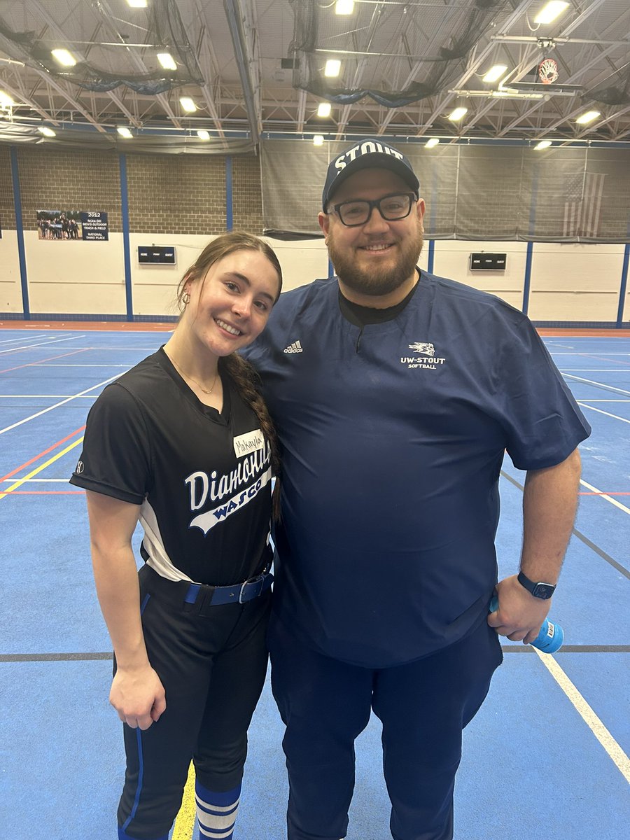 Traveled to Wisconsin this weekend to attend the @uwstoutsoftball camp. Learned so many hitting tips that I will include in my warmups and loved talking to the coaches and players! Thank you for a fun time!! @strickerwasco @WascoDiamonds