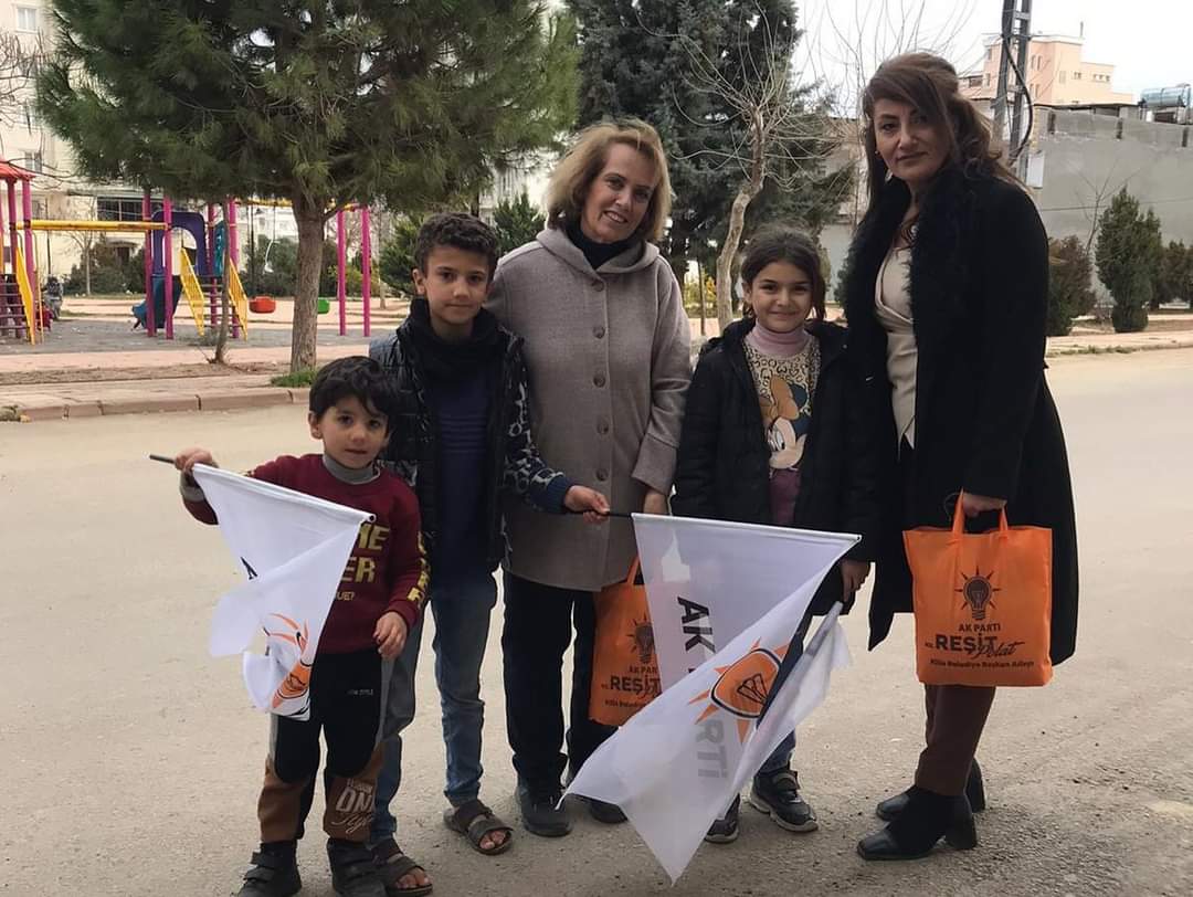 AkKiliss's tweet photo. AK Davamızın En Önemli Gücü Olan Kadın Kollarımız Yağmur, Çamur, Kar, Kış Demeden Sahalarda Gönül Köprüleri Kurmaya Devam Ediyoruz.

 Türkiye Yüzyılı Şehirleri İçin Hazırız Kararlıyız💡🇹🇷

@Akresitpolat79
@akserhanbaskan 
@GonulOztin 
@ahmetsalihdal https://t.co/DKqA65hO0N