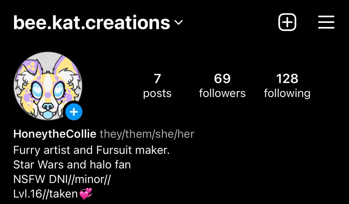 KatWillow5's tweet photo. Srry I’ve been dead. I’m mainly on tiktok and instagram now. TikTok is @/beekatcreations
And insta is 
@/bee.kat.creations

I’m more active on those platforms so if you’re interested in my art and commissions please go follow me there!
Love yall💞 https://t.co/QKagNji32w