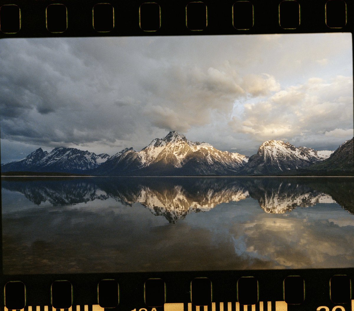 jakob_lr's tweet photo. Wyoming on Portra 400 🎞️ https://t.co/fv3ivvUpsi