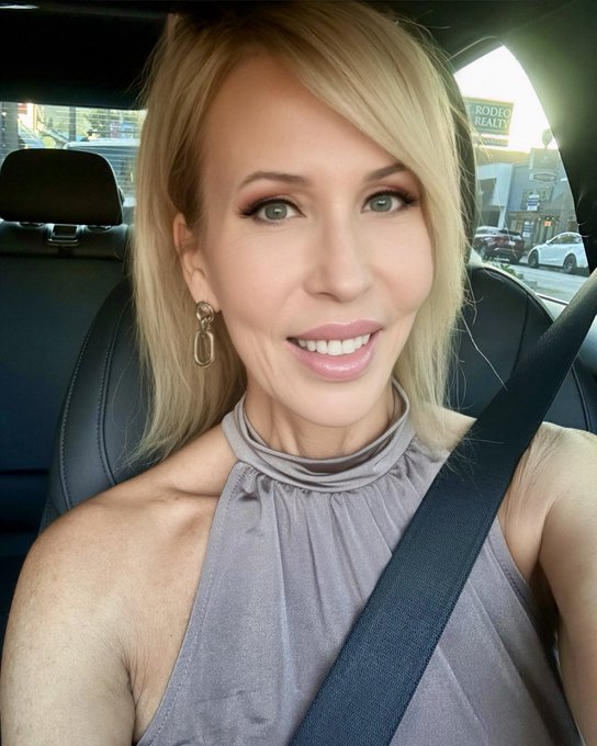 Thinking of you and wishing you a beautiful week ahead! XOXO 💋  #Monday #MondayFunday #MondayMood #NewWeek<a href="/tag/monday"class="tags"><span>#monday</span></a><a href="/tag/newweek"class="tags"><span>#newweek</span></a><a href="/tag/mondayfunday"class="tags"><span>#mondayfunday</span></a><a href="/tag/mondaymood"class="tags"><span>#mondaymood</span></a><a href="/tag/onlyfans"class="tags"><span>#onlyfans</span></a>