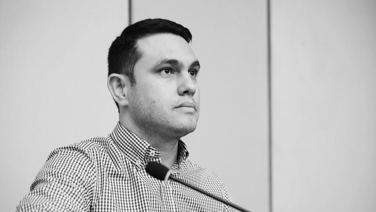 livmediapy's tweet photo. 📌 El cartismo quiere que la senadora Kattya González se vaya:

Raúl Latorre: avaló la contratación de los nepobabies

Hernán Rivas: tiene un título de abogado aparentemente trucho

Bachi Núñez: negoció la entrega de la finca 916

Erico Galeano: vinculado al crimen organizado. https://t.co/E4DO7o2WZB