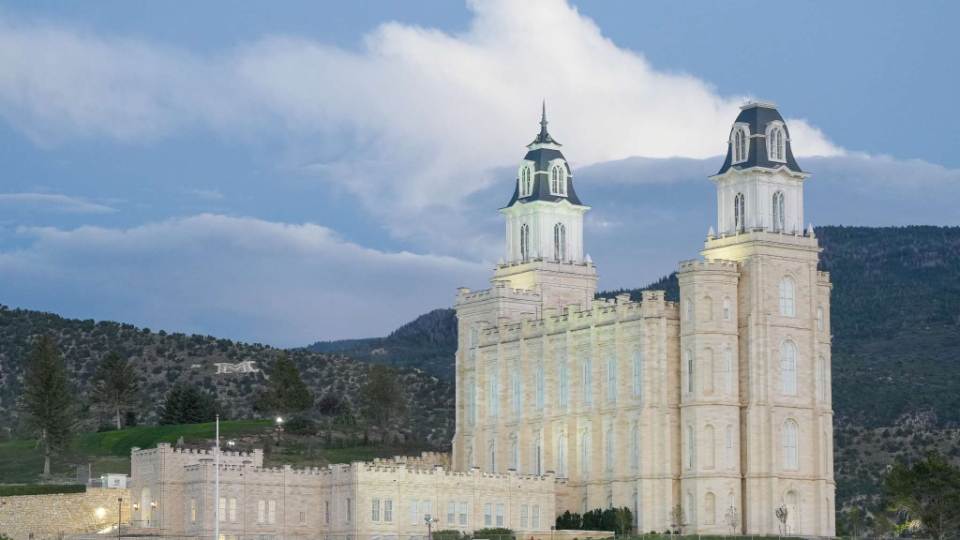 The First Presidency of The Church of Jesus Christ of Latter-day Saints has announced the open house and dedication dates for the Casper Wyoming Temple.

Elder Quentin L. Cook of the Quorum of the Twelve Apostles will dedicate the temple in two sessions on Sunday, October 13,