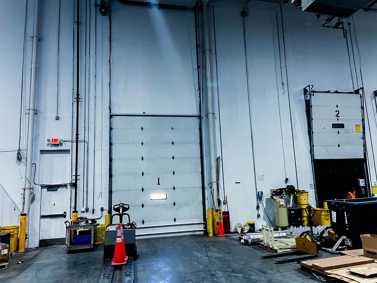 RoncoOmaha's tweet image. Our warehouse renovation in Kansas City is officially completed! After a deep cleaning, the space is bright and shiny with new lighting, paint and flooring throughout. 

#RoncoBuilt #construction #BuildingKansasCity #KansasCity