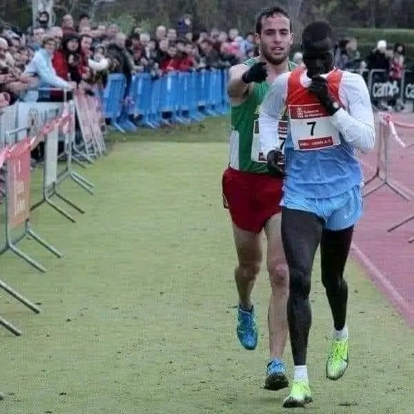 @MattWallace888 Kenyan runner Abel Mutai was a few meters from the finish line, but got confused by the signals and stopped, thinking he had finished the race. The Spanish runner, Ivan Fernandez, was right behind him and, realizing what was happening in front of him, began shouting for the