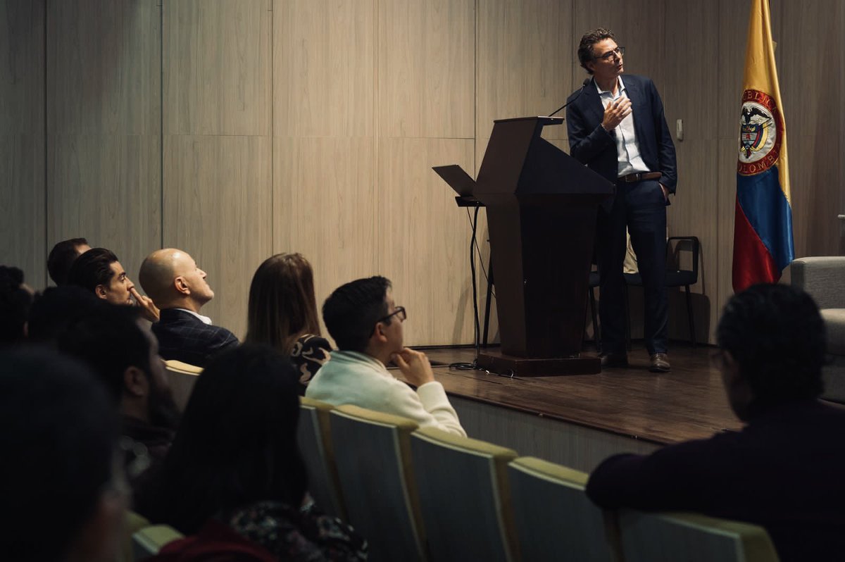 ULSADesarrollo's tweet photo. Memorias de nuestra Conferencia Inaugural de Posgrados 2024-1. Celebrada el pasado 09 de febrero en la Universidad de La Salle sede Chapinero, acompañados del Dr. Alejandro Gaviria. https://t.co/g8Bsdm3bWu