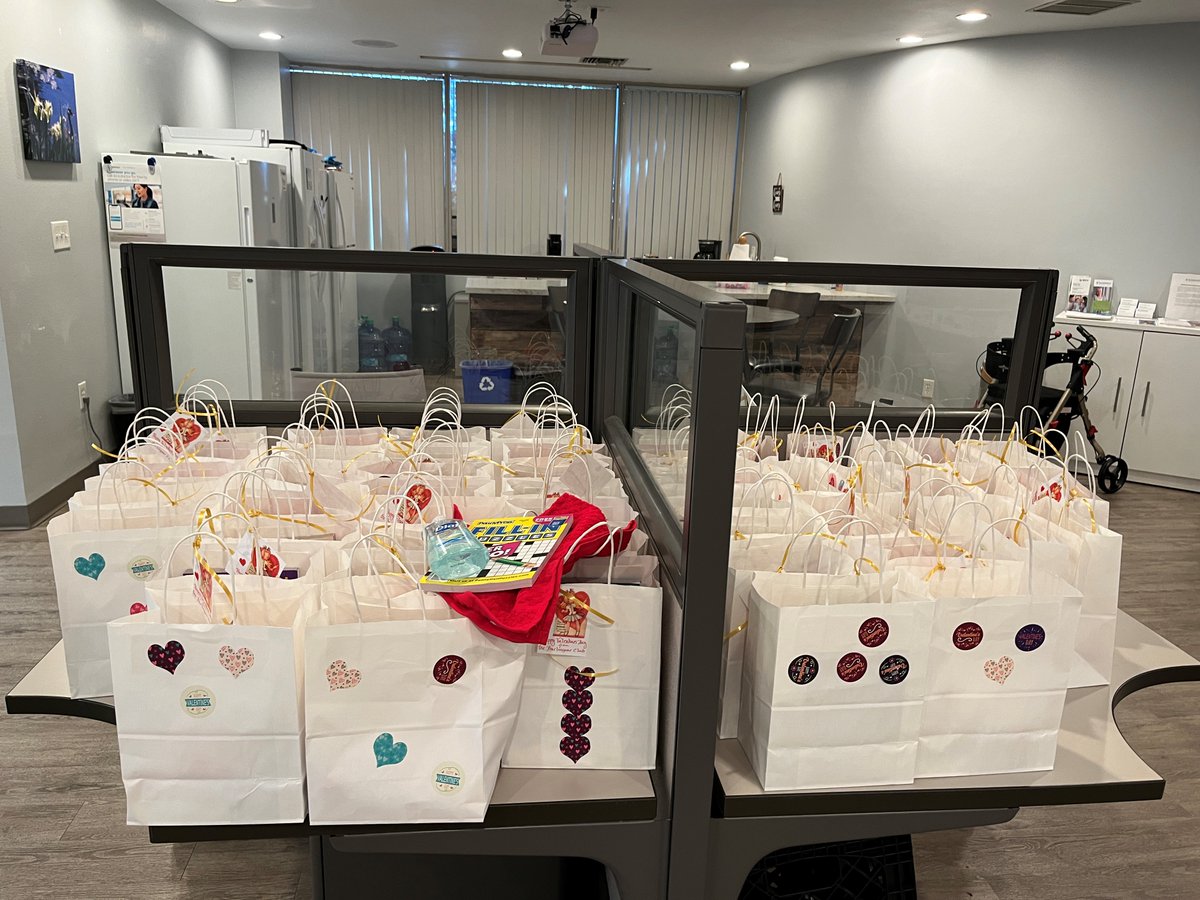 ElderHelpSD's tweet photo. Seniors are feeling the love this week with special Valentine's bags in their deliveries. Thank you to the Burlingame Club whose neighborhood generosity has made this possible for over 10 years! #feelthelove #valentinesday #eldercare #elderhelp https://t.co/sAHcrU9KXm
