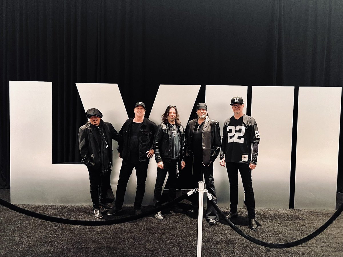 Thank You Mark Davis and the @Raiders Organization for having Count’s 77 play for your official @NFL Superbowl After-Party!! What an amazing evening! Billy Gibbons, Gladys Knight, Sheila E, Don Felder, Orianthi, Micki Thomas & more! @StoneyCurtis77 @DannyCountKoker @jefftortora