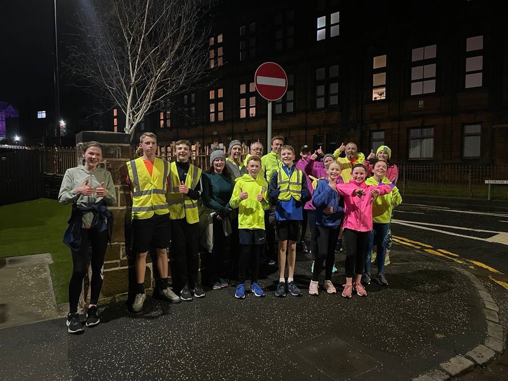 collaboration between @KillieHarriers juniors tonight and our jog squadders at the end of tonight’s session! It’s what it’s all about @jogscotland @corleonebob