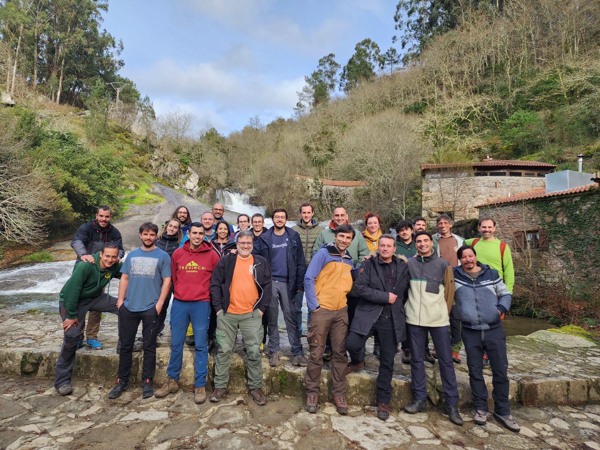 jpicos13's tweet photo. Primer dia de campo recibiendo a  @masterFUEGO2022 🔥 @IngForestalPO #Galicia visitando trabajos de #Redenor en las #CMVMC de S.Clemente de César y CMVMC Figuerido y el monte de la CMVCM de Vilaboa
@IngForestalPO #Galicia https://t.co/Q6lIobnecx