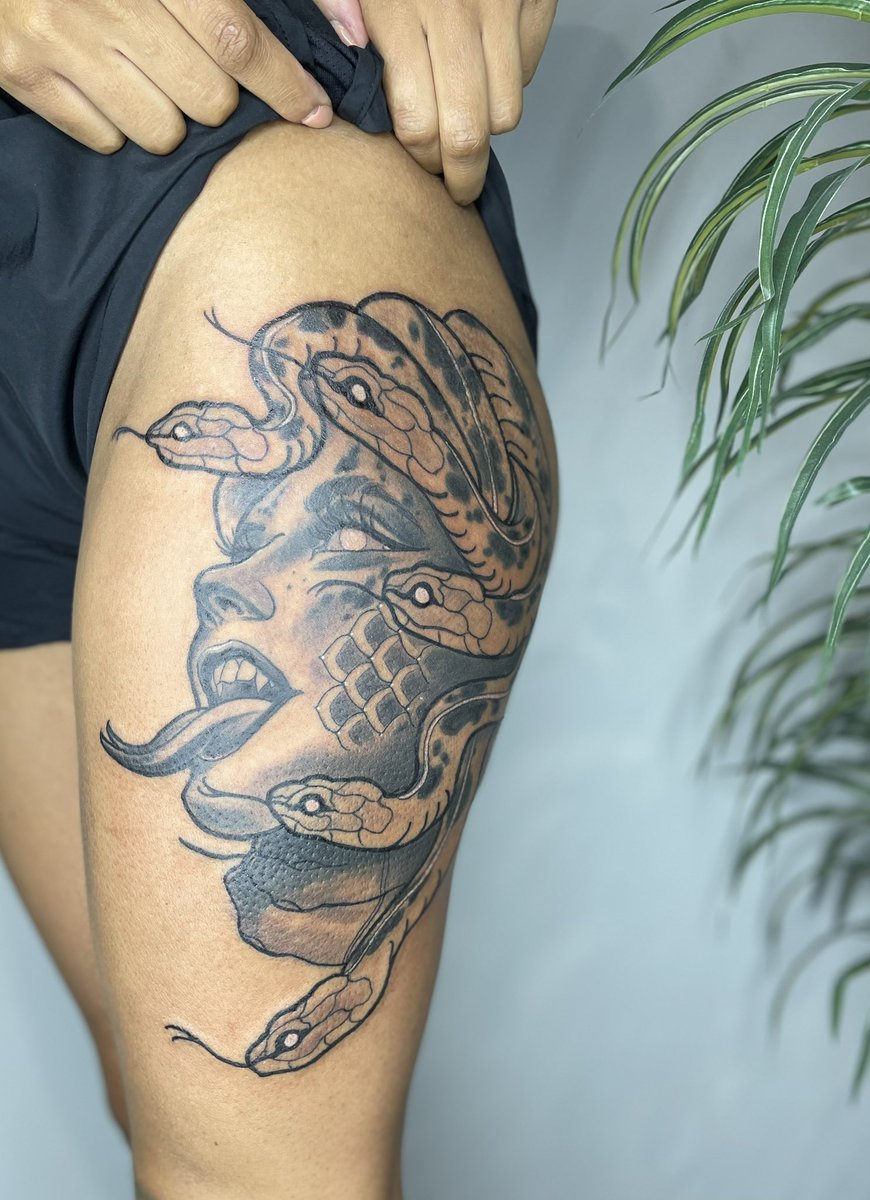 ddavisdesigns_'s tweet image. They took my IG pages y’all .. idk why the universe doesn’t want me to win but blow me up on this here soon so my clientele can find me 😭🙏🏾
📍Houston, TX
#houstontattoo #houstontattooartist