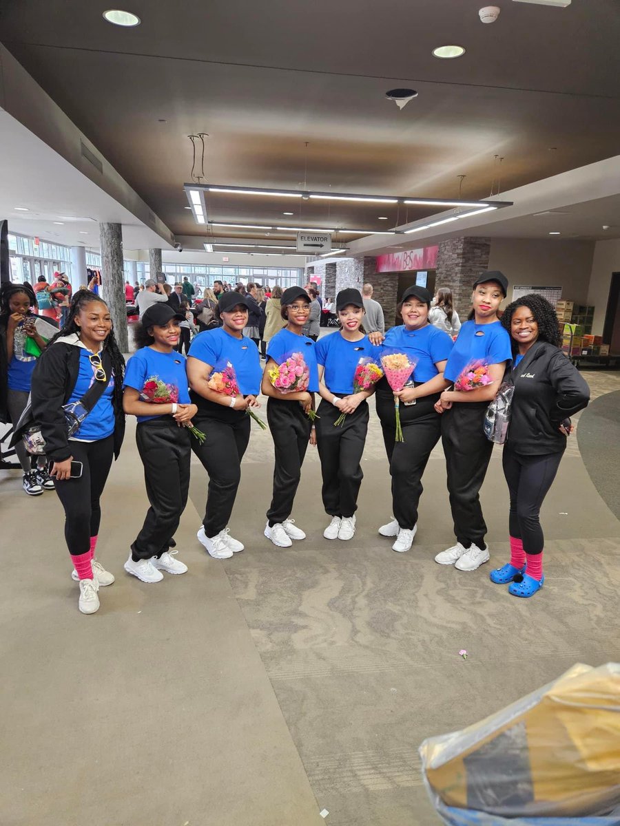 It’s a WRAP! The Steelettes finish 8th at IDTA State Finals in Springfield! What an incredible season!! Season 4 anyone!?💛💙