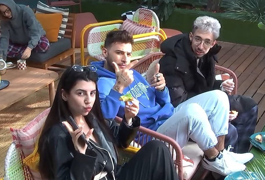 dilosinhablar_'s tweet photo. La mesa 1? EN LA FINAL 💜 #OTGala11 https://t.co/FpLvPNnMEt