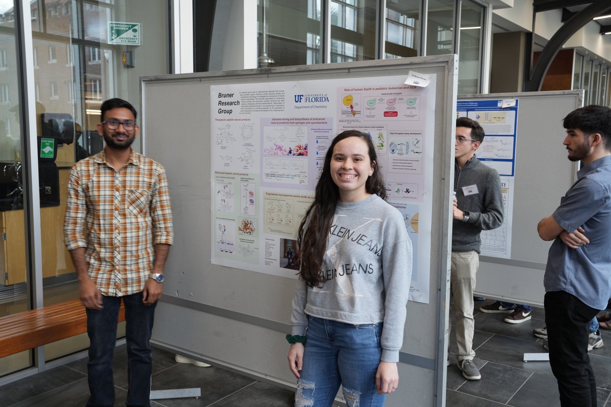 BrunerLab's tweet image. We had a great time talking to prospective Gators at the poster session this recruiting weekend, hoping to see your lovely faces in the lab next fall!
