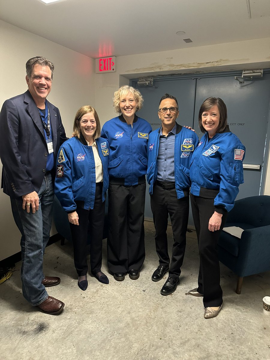 makincaid's tweet photo. Excited to give last week’s keynote at the 30th anniversary of #SEEC2024 at @SpaceCenterHou!  They do such an amazing job of supporting educators and helping NASA connect with teachers.  Plus the reunion of #EducatorAstronauts @AstroAcaba @AstroDot @Astro_Megan &amp; BarbaraMorgan https://t.co/35s8yesfHg