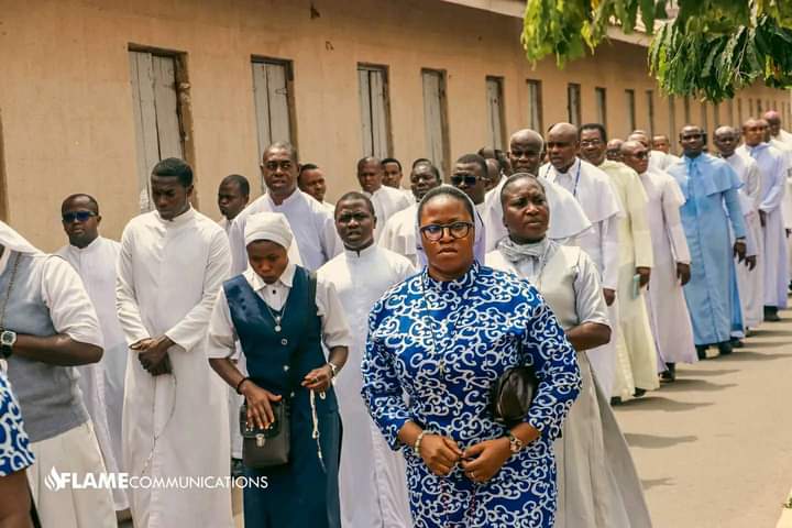 ednyoka's tweet photo. Meanwhile, The Rosary Rally in Enugu, Nigeria! https://t.co/LEO1oMzIAU