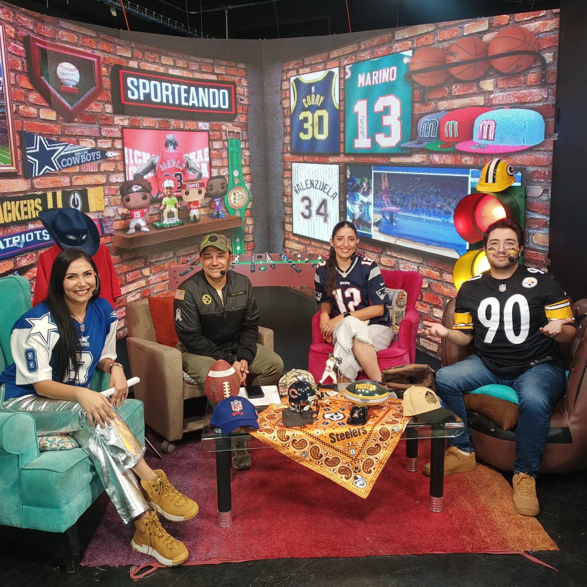 DiegoGarcort's tweet photo. “Si no te comes al mundo desde el INICIO, el mundo termina comiéndote a ti” - DC
What a season. 🤩🥹🏈
➡️ Next step: New Orleans ⚜️
#FanaticosExpertos #SBLVIII #NFL #HiFantasy https://t.co/tA5iCUAx8l