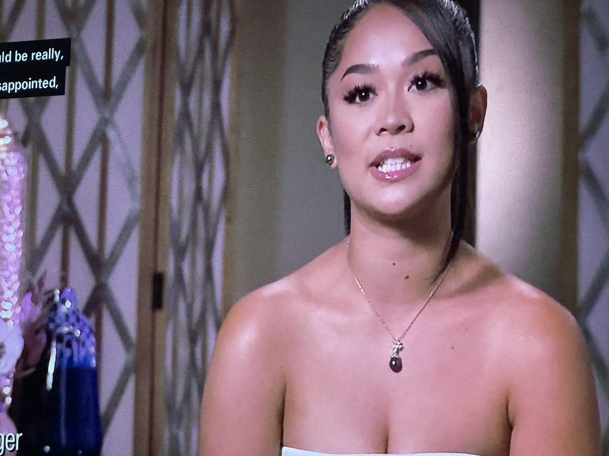 Ladies and gentlemen — our new villain 

#bachelor #thebachelor