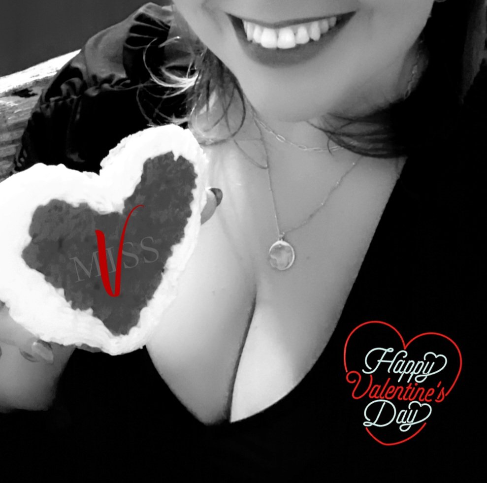 Valentine's gifts are arriving and I want more, lots more. Every useless and denied bitch should be sending double! FinDom FemDom