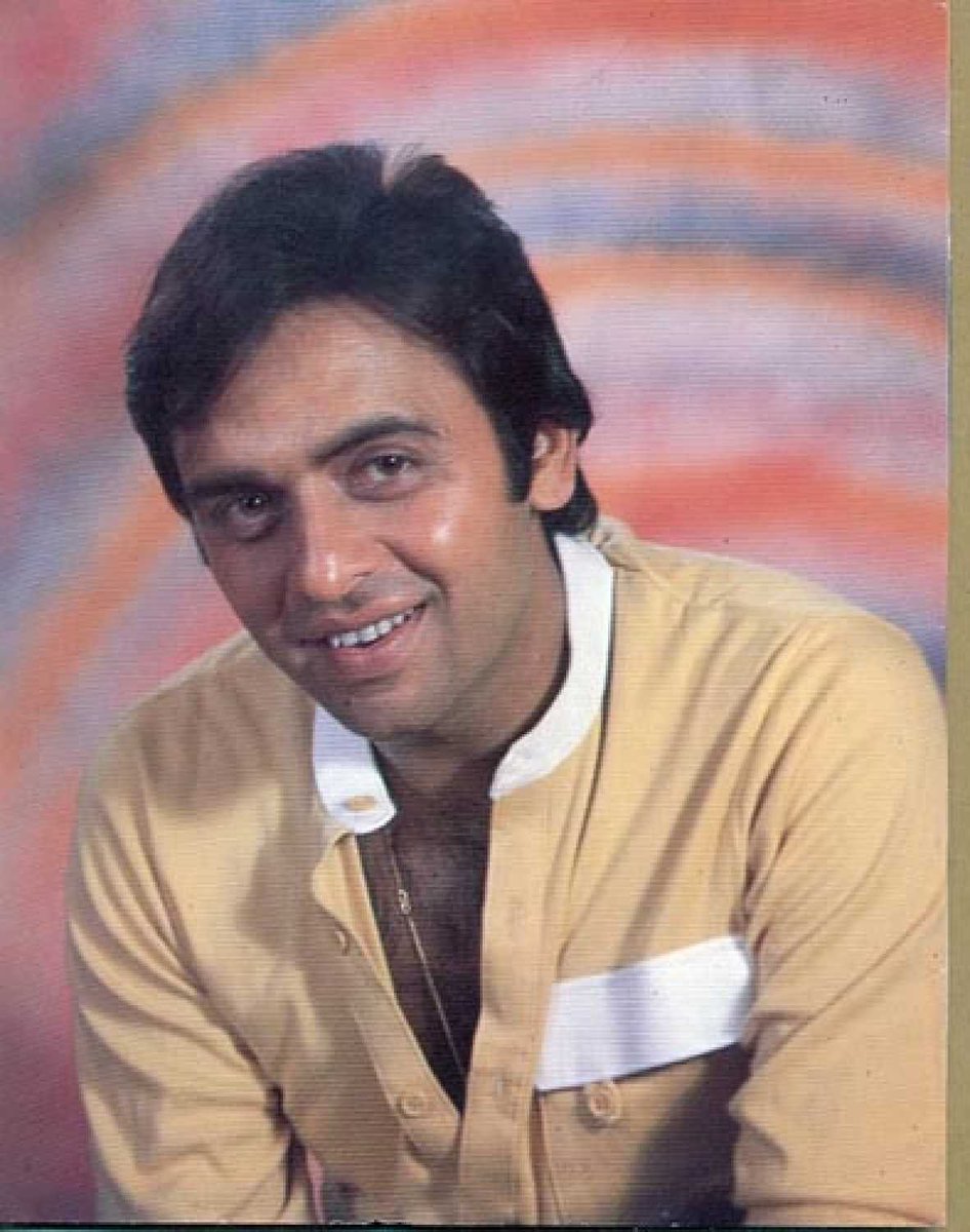 'Aap ki aankhon mein kuch maheke hue se raaz hai 
Aap se bhi khoobsurat aap ke andaaz hai'

Remembering #VinodMehra, the highly acclaimed actor of the 1970s & 80s, on his 79th birth anniversary (13/02).

Vinod created a distinct niche for himself defined by the contemporary…