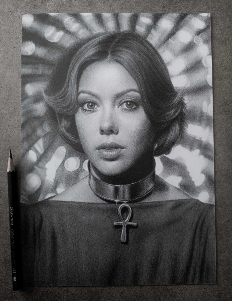 Dear @4JennyAgutter , you were always one of my crushes growing up, I recently commissioned my Artist friend to do a Pencil Art of you as Jessica 6, I hope you like! ❤️