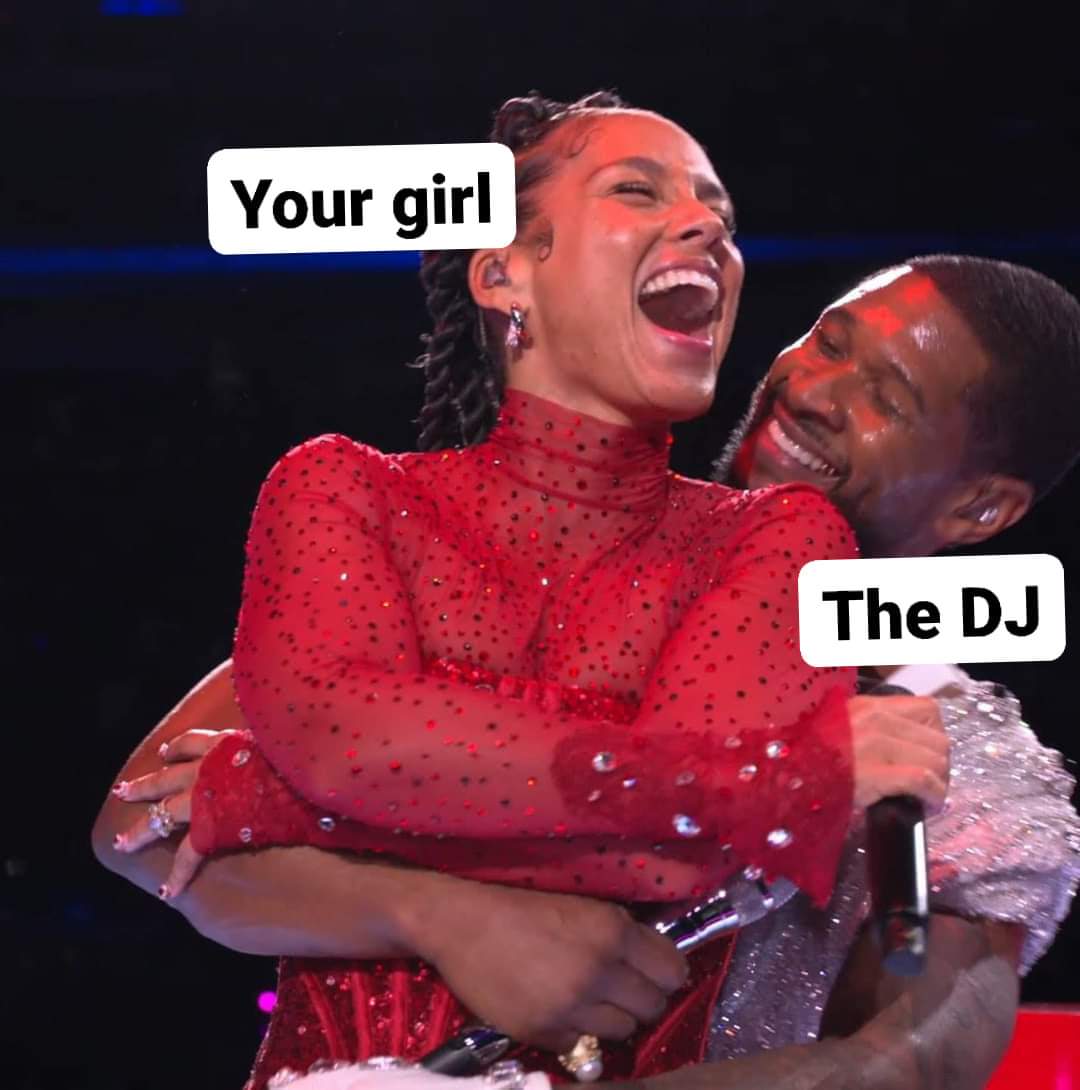 dj_polo_mac's tweet photo. How your girl acts with the dj #djing #SuperBowl2024 #رفح_تحت_القصف #HalftimeShow #Usher https://t.co/peWD0aJiHq