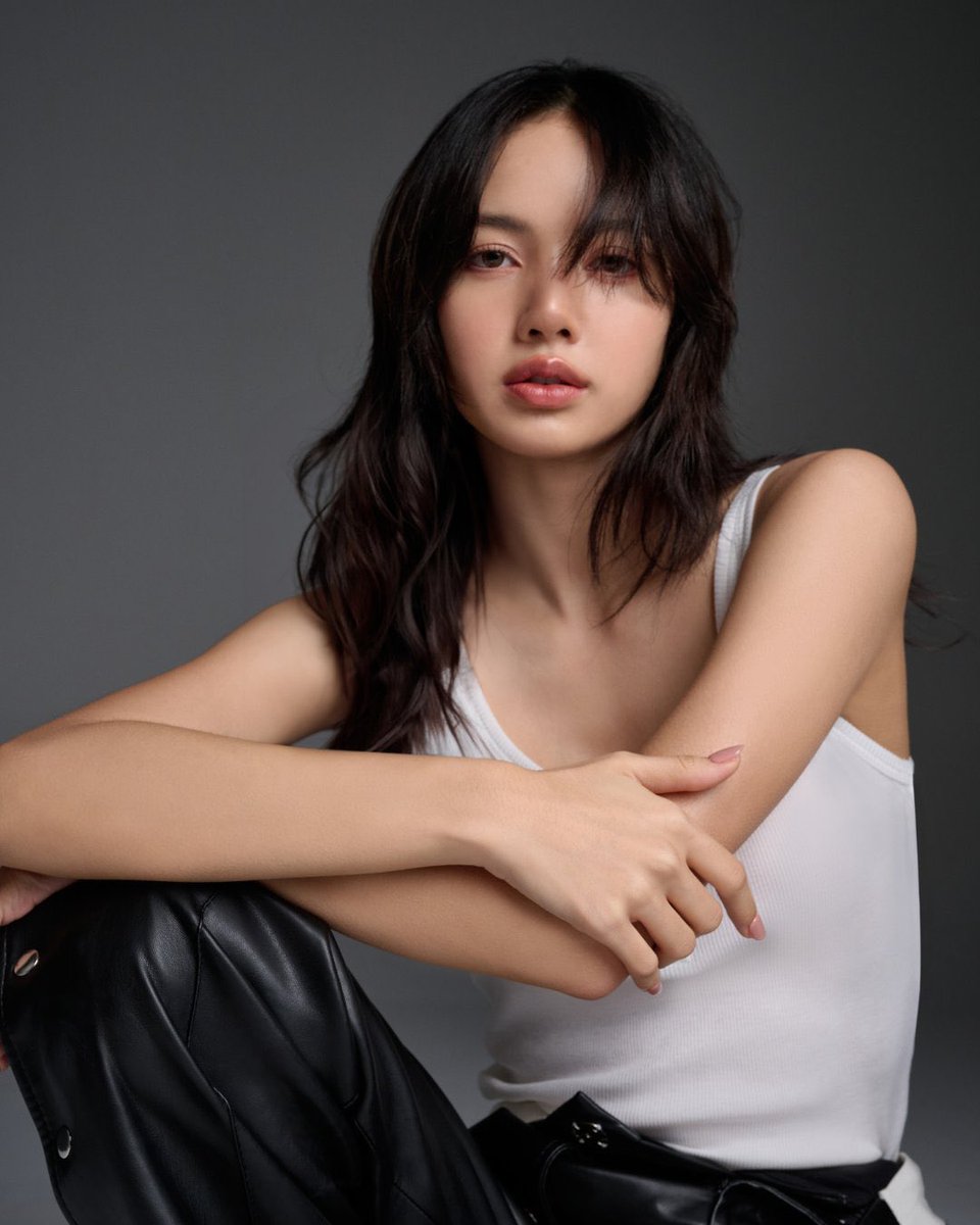 TeamLisaPH's tweet photo. CEO LISA, thank you for everything you do. We are very happy and proud for all your hard work and we can’t wait to see more of your vision and plans to unfold. We will always be here for you in your new journey @wearelloud 

ACTRESS LISA IS COMING
#LISAxTheWhiteLotus https://t.co/uq2M26f0Mx