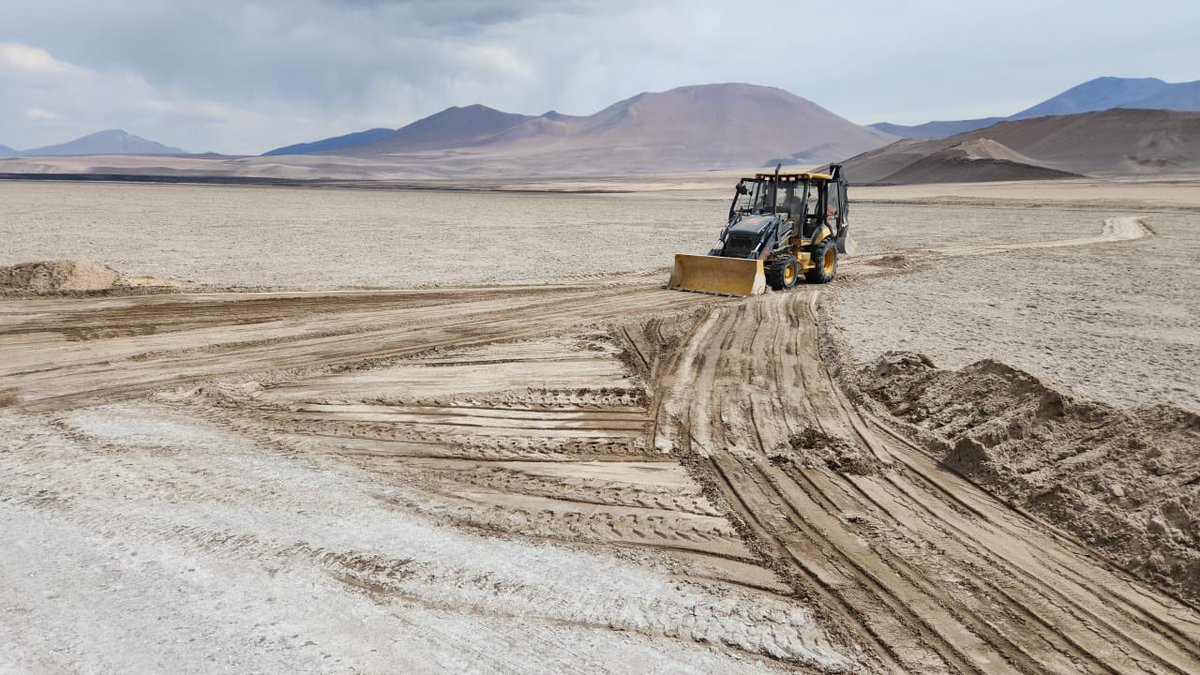 PursuitMins's tweet image. Great to see our #drilling platform and road construction in the final stages! Anticipation is increasing as we await the arrival of our drill rigs at site early next week! #lithium #exploration #batteryminerals #ASX