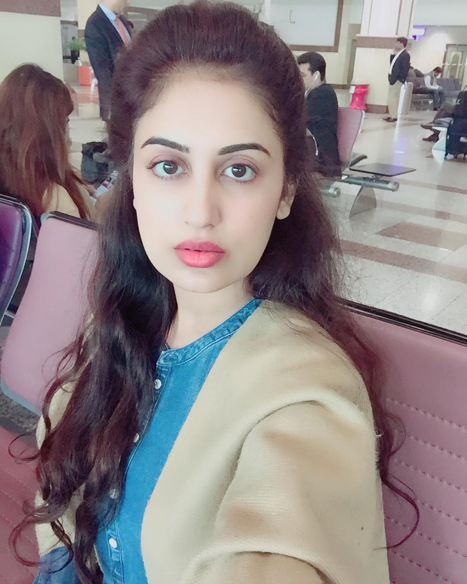 lifelinefarah's tweet photo. In the #Throwback pic of #OnThisDay from #13february2017 #memory #memories #13feb2017 🫶
@farah_iqrar_ https://t.co/hye6dNR3QW