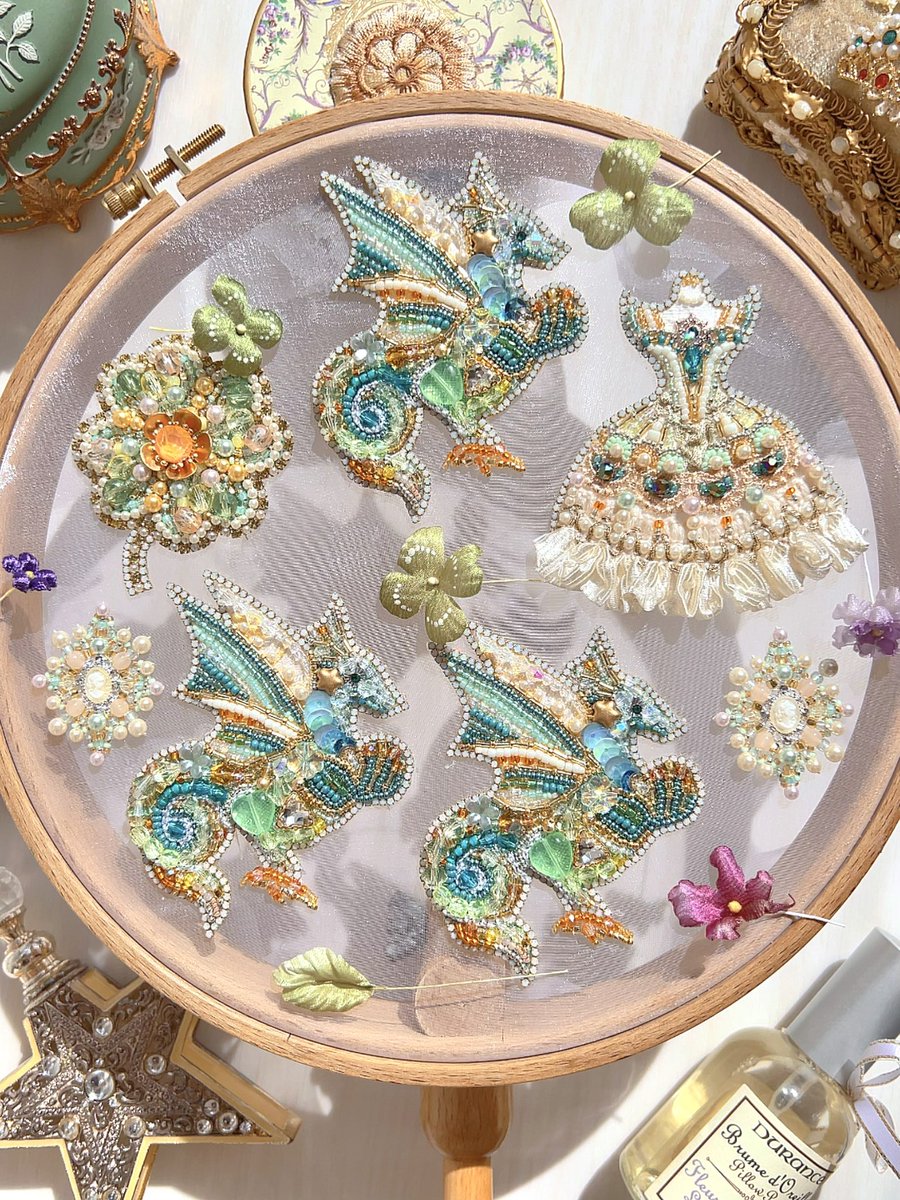 アンティーク シアーなオーガンジードイリー 桜草ペイズリ風アップリケ