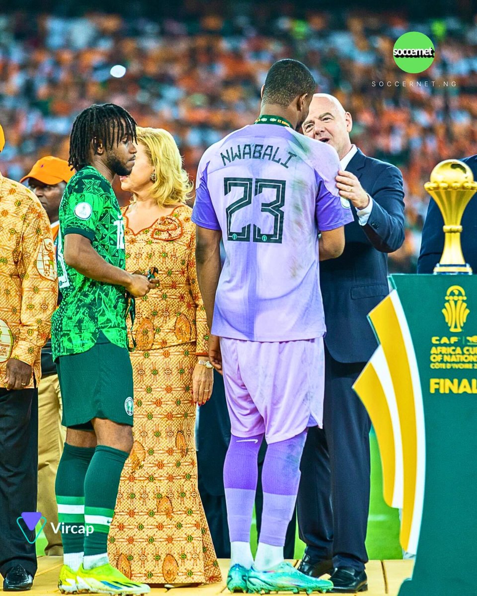 NwabaliBobo's tweet photo. A disappointing and frustrating end😞. I deeply apologise to Nigerians . I was once a fan, still a fan and I understand how it feels giving you a disappointing night. We take full responsibility. Thanks for the whole support till the end. I love you all🇳🇬 https://t.co/2ZWOxjBRAv