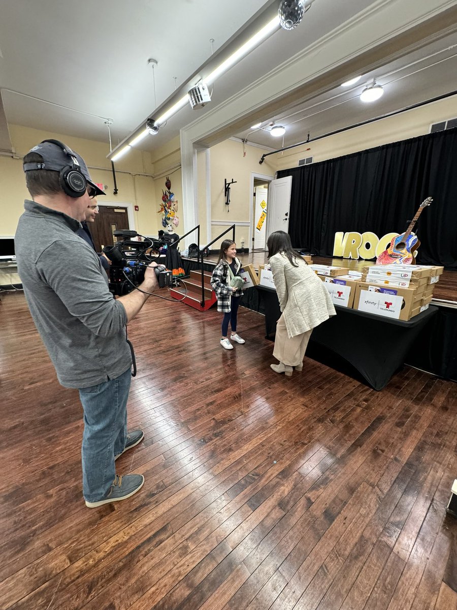 Veronica Robles HOTWIFE tweet media