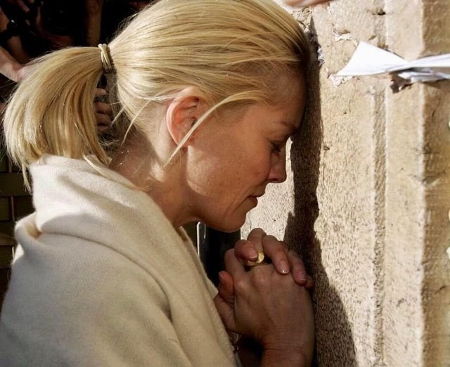 Sharon Stone: 'dicen cosas terribles de Israel en la televisión, pero cuando llegas aquí entiendes que lo que están transmitiendo no es la verdad. ¡Israel es un país grande y maravilloso! ' 🇮🇱 #Israel #sharonstone