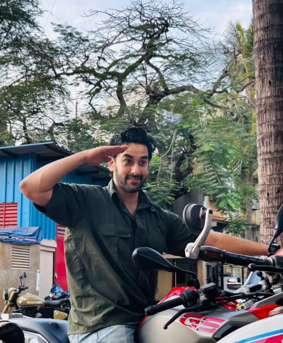 A very happy birthday to this cutie 🎂💓 may the child within him always remain alive ❤️✨️ 

#VishalVashishtha