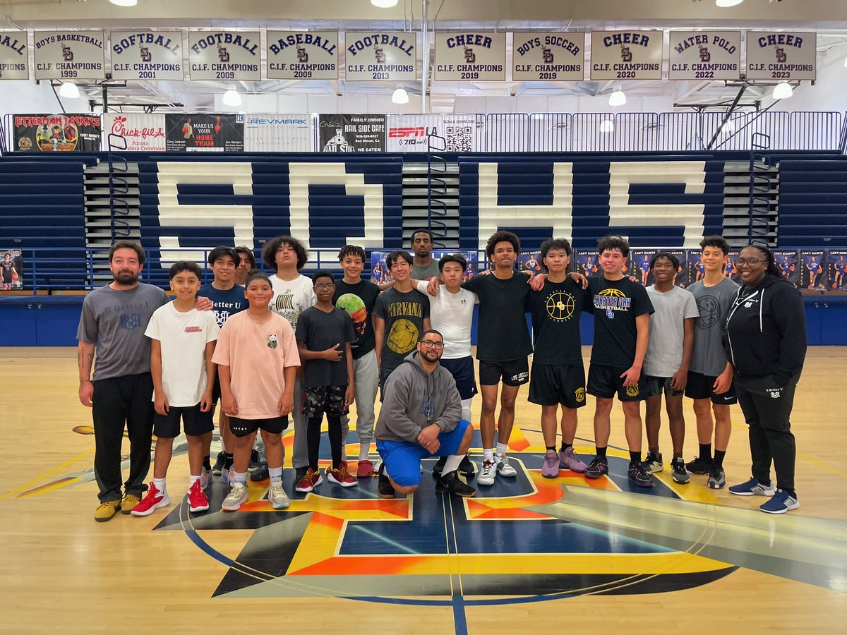 B_Better_U's tweet photo. First day of practice for our BBU Hoops Travel Ball Program. New season, new players, new families and new coaches! Excited for the growth of the teams and what’s to come! Let’s get to work boys 🧱🏀💪 #BBetterU #BBUHoops #BBUSports https://t.co/YHtRPqqO2h