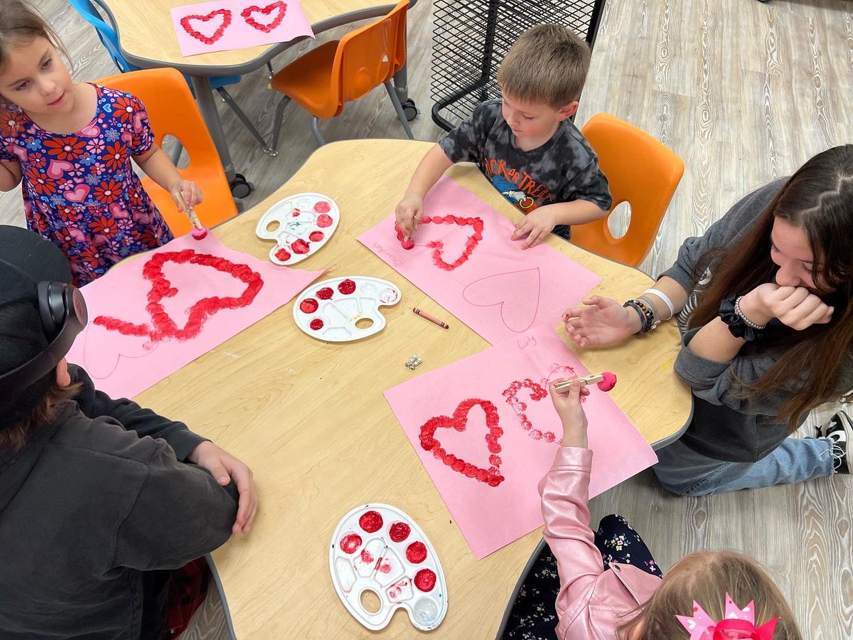 Ms. Travis 🦈👩🏼‍🏫🍎 tweet media