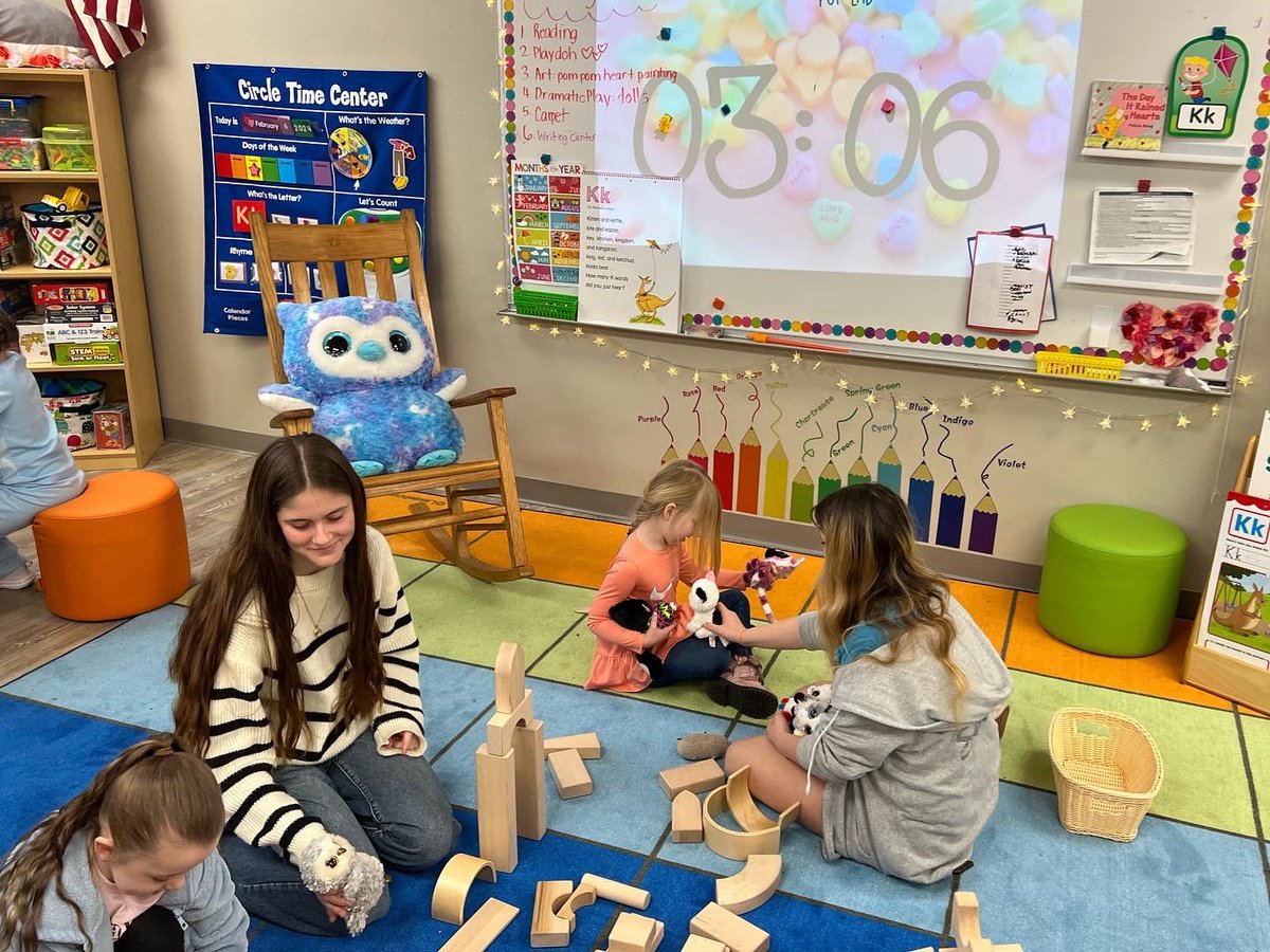 Ms. Travis 🦈👩🏼‍🏫🍎 tweet media