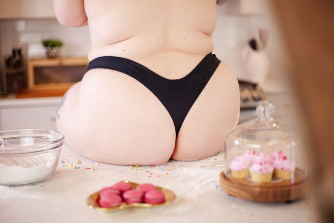 It's almost Valentines day... 😏 https://t.co/7kfTQNhq2F